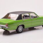 Opel Diplomat B Verde Metalizado MCG 1:18 - image 2 of 6