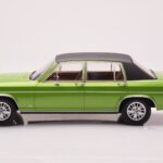 Opel Diplomat B Verde Metalizado MCG 1:18 - image 3 of 6