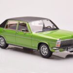 Opel Diplomat B Verde Metalizado MCG 1:18 - image 4 of 6
