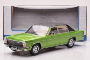 Opel Diplomat B Verde Metalizado MCG 1:18 MCG18337 Metal - imagen 6 de 6