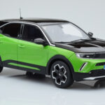 Opel Mokka-e GS Line Matcha Verde Otto 1:18 - image 3 of 5
