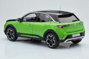 Opel Mokka-e GS Line Matcha Verde Otto 1:18 OT435 Resina - imagen 4 de 5
