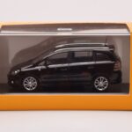 Opel Zafira B OPC Negro Minichamps 1:43 - image 4 of 4