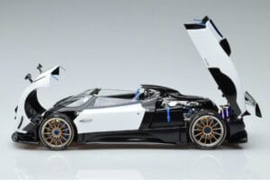 Pagani Zonda HP Barchetta Carbon Fiber Blanco LCD 1:18 LCD18009-WH Metal - imagen 4 de 9