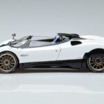 Pagani Zonda HP Barchetta Carbon Fiber Blanco LCD 1:18 LCD18009 WH Metal - image 5 of 9