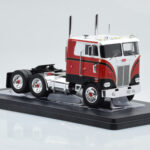 Peterbilt 352 Pacemaker Rojo Blanco IXO 1:43 - image 3 of 4