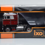 Peterbilt 352 Pacemaker Rojo Blanco IXO 1:43 - image 4 of 4