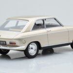 Peugeot 204 Coupe Beige Otto 1:18 - image 2 of 6