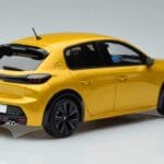 Peugeot 208 GT Line Amarillo Otto 1:18 OT930 Resina - image 2 of 6