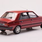Peugeot 305 GTX Rojo Plaisir Otto 1:18 - image 2 of 6