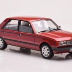 Peugeot 305 GTX Rojo Plaisir Otto 1:18 - image 4 of 6