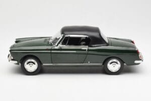 Peugeot 404 Descapotable Antique Green Edición Limitada Norev 1:18 184829 Metal - imagen 4 de 8