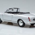 Peugeot 404 Descapotable Plata Norev 1:18 - image 7 of 8