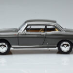 Peugeot 404 Coupe Graphite Gris Norev 1:18 - image 4 of 7