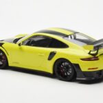 Porsche 911 991.2 GT2 RS Verde Claro Con Llantas De Magnesio Negras Minichamps 1:18 - image 5 of 6