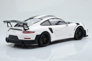 Porsche 911 GT2 RS 991.2 Weissach Package Blanco Llantas de Magnesio Negras Minichamps 1:18 153068309 Metal - imagen 2 de 6