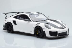 Porsche 911 GT2 RS 991.2 Weissach Package Blanco Llantas de Magnesio Negras Minichamps 1:18 153068309 Metal - imagen 4 de 6
