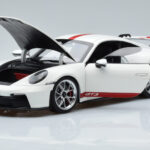 Porsche 911 992 GT3 Blanco Norev 1:18 - image 2 of 7
