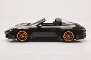 Porsche 911 992 Targa 4S Verde Oliva GT Spirit 1:18 GT438 Resina - imagen 3 de 6