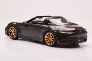 Porsche 911 992 Targa 4S Verde Oliva GT Spirit 1:18 GT438 Resina - imagen 5 de 6