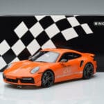 Porsche 911 992 Turbo S China 20th Anniversary Naranja Minichamps 1:18 - image 6 of 6