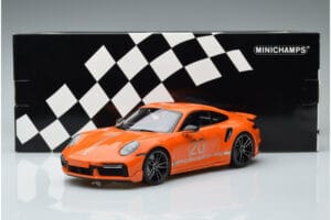 Porsche 911 992 Turbo S China 20th Anniversary Naranja Minichamps 1:18 155069171 Metal - imagen 6 de 6
