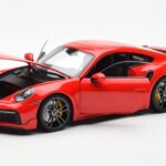 Porsche 911 992 Turbo S Sport Design Rojo Minichamps 1:18 - image 2 of 8