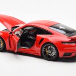 Porsche 911 992 Turbo S Sport Design Rojo Minichamps 1:18 - image 5 of 8