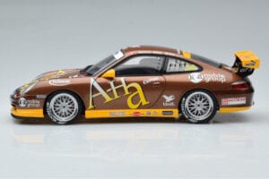 Porsche 911 996 GT3 Cup M. Marsh Carrera Cup Asia Winner 2004 AUTOart 1:18 80489 Metal - imagen 4 de 7