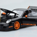 Porsche 911 997 GT3 RS Negro AUTOart 1:18 - image 2 of 8