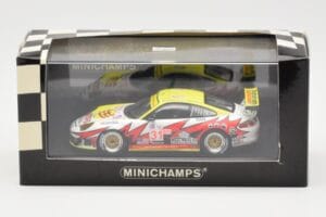 Porsche 911 997 GT3 RSR #31 J. Bergmeister / P. Long / L. Luhr 12 Hours of Sebring Class Winners 2005 Minichamps 1:43 4000564 - imagen 4 de 4