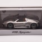 Porsche 918 Spyder Gris Metálico Minichamps 1:43 - image 4 of 4
