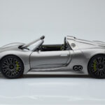Porsche 918 Spyder Prototipo Gris Metalizado Minichamps 1:18 - image 4 of 7