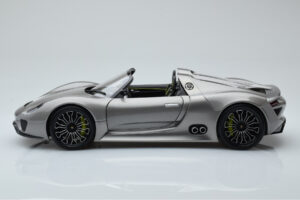 Porsche 918 Spyder Prototipo Gris Metalizado Minichamps 1:18 110060030 Metal - imagen 4 de 7
