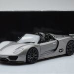Porsche 918 Spyder Prototipo Gris Metalizado Minichamps 1:18 - image 7 of 7