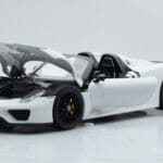 Porsche 918 Spyder Weissach Package Blanco Con Llantas Negras Minichamps 1:18 - image 2 of 9