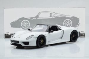 Porsche 918 Spyder Weissach Package Blanco Con Llantas Negras Minichamps 1:18 113062443 Metal - imagen 9 de 9