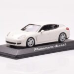 Porsche Panamera 970 Diesel Carrara Blanco Minichamps 1:43 - image 2 of 4
