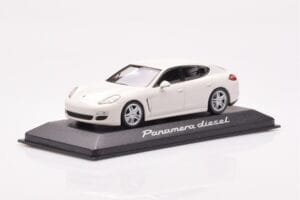 Porsche Panamera 970 Diesel Carrara Blanco Minichamps 1:43 WAP0200090C Metal - imagen 2 de 4