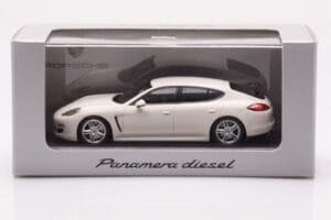 Porsche Panamera 970 Diesel Carrara Blanco Minichamps 1:43 WAP0200090C Metal - imagen 4 de 4
