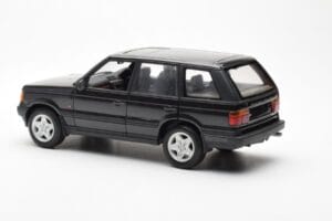 Range Rover P38 4.6 HSE Negro Metálico AUTOart 1:18 70017 Metal - imagen 5 de 9