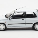 Renault Clio 16S Blanco Norev 1:18 - image 4 of 8