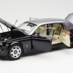 Rolls-Royce Phantom VII EWB Negro y Plata Kyosho 1:18 08841BKS - image 2 of 8