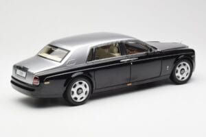 Rolls-Royce Phantom VII EWB Negro y Plata Kyosho 1:18 08841BKS Metal - imagen 3 de 8