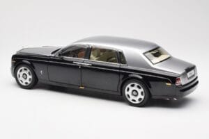Rolls-Royce Phantom VII EWB Negro y Plata Kyosho 1:18 08841BKS Metal - imagen 7 de 8
