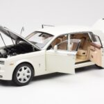 Rolls-Royce Phantom VII EWB English Blanco Kyosho 1:18 08841EW2 - image 2 of 8
