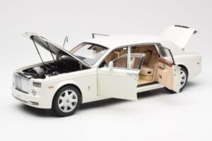Rolls-Royce Phantom VII EWB English Blanco Kyosho 1:18 08841EW2 Metal - imagen 2 de 8