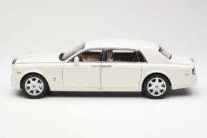 Rolls-Royce Phantom VII EWB English Blanco Kyosho 1:18 08841EW2 Metal - imagen 4 de 8