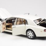 Rolls-Royce Phantom VII EWB English Blanco Kyosho 1:18 08841EW2 - image 5 of 8