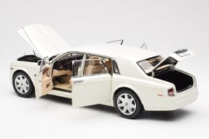 Rolls-Royce Phantom VII EWB English Blanco Kyosho 1:18 08841EW2 Metal - imagen 5 de 8